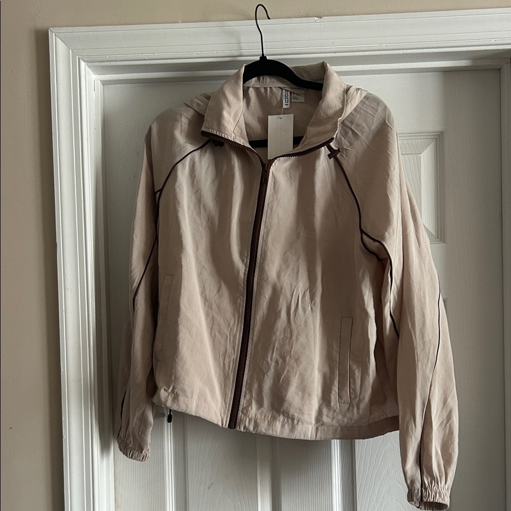 H&M NWT Light Taupe Women's Windbreaker Jacket with Contrast Piping